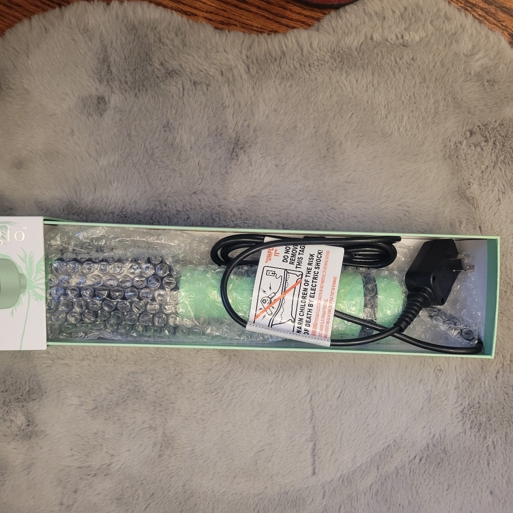 Adagio Professional Blowout Brush, 2", Seafoam Green - Picture 8 of 12